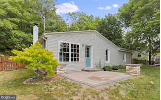68 Juniper Ave, Berkeley Springs, WV 25411