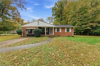 3681 Deerfield Dr, Suffolk, VA 23435