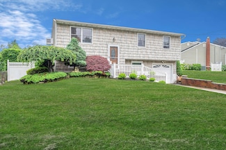 104 Cedarhurst Ave, Selden, NY 11784