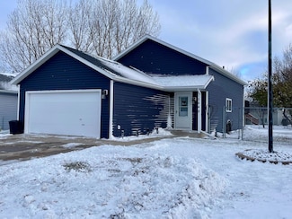 3648 Village Green Ln, Moorhead, MN 56560