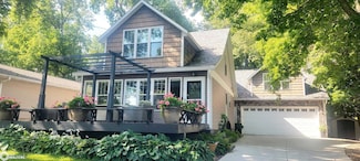 5273 Lakeview Dr, Clear Lake, IA 50428