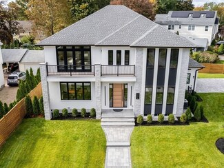 395 Winchester St, Newton Highlands, MA 02461