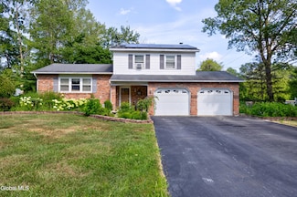 756 Hampshire Seat, Schenectady, NY 12309