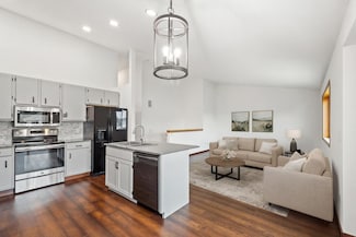 960 Rush Landing Ct, Rush City, MN 55069