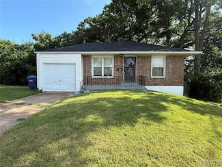 6737 Kenwood Dr, Saint Louis, MO 63121