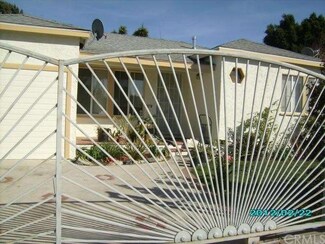 11020 S Inglewood Ave, Inglewood, CA 90304