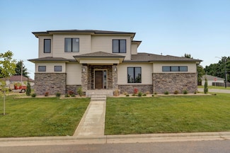2153 E Will St, Republic, MO 65738