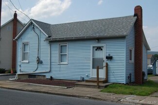 38 Dewey St, Roseto, PA 18013