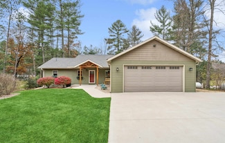 W2330 Otter Ponds Ct, Keshena, WI 54135