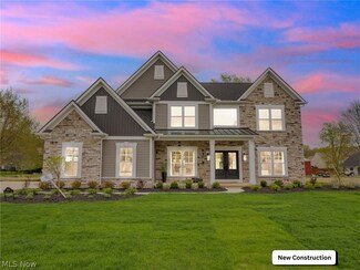 3241 Woodstone Ln Unit 3, Avon, OH 44011