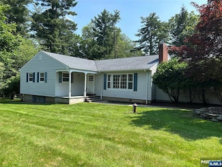 10 Cherry Ln, Upper Saddle River, NJ 07458