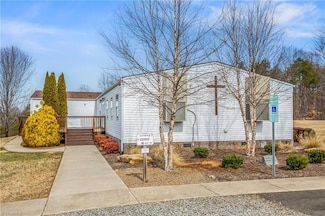 1255 Mountain View Rd, King, NC 27021