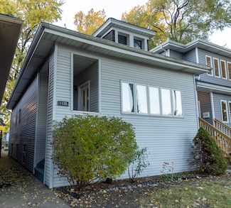 1133 S Ridgeland Ave, Oak Park, IL 60304