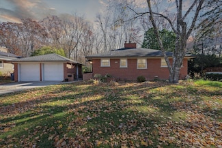 1537 Woodland Dr, Ann Arbor, MI 48103