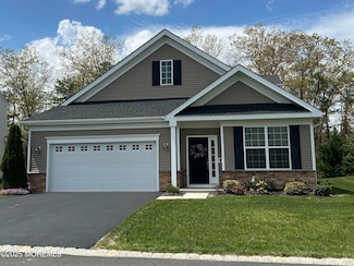 166 Woodside Ln, Whiting, NJ 08759