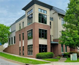 121 N Howard St, Akron, OH 44308