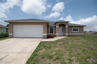 2704 42nd St SW, Lehigh Acres, FL 33976