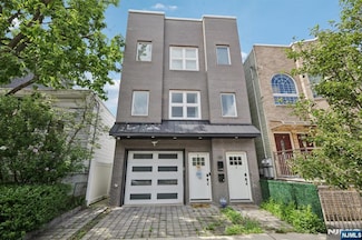 131 Zabriskie St Unit 1, Jersey City, NJ 07307