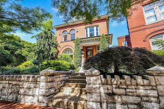 1833 S 8th St, Saint Louis, MO 63104