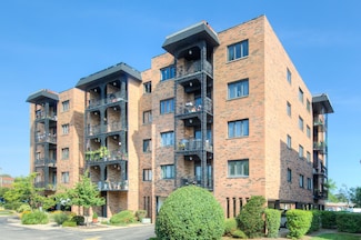 9396 Landings Ln Unit 602, Des Plaines, IL 60016
