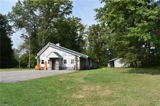 1303 Sharon Hogue Rd, Masury, OH 44438
