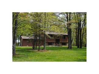 4332 Bushnell Campbell Rd, Fowler, OH 44418