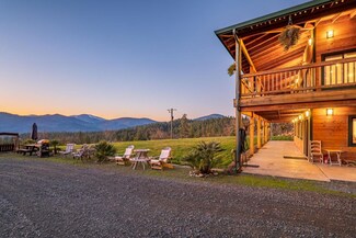 375 Crickett Ln, Cave Junction, OR 97523