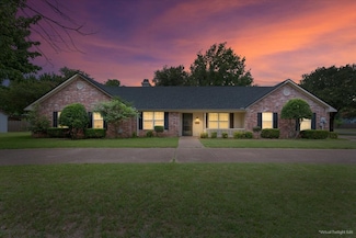 701 S Tyler St, Mc Gregor, TX 76657