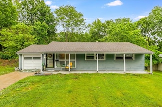 808 NE 62nd St, Kansas City, MO 64118