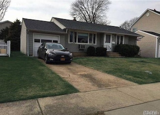 161 Dartmouth Dr, Hicksville, NY 11801