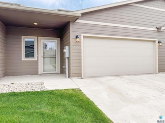 2571 E Meadowside Place, Sioux Falls, SD 57108