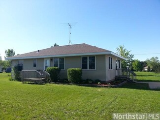 9827 54th St, Clear Lake, MN 55319