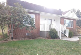 1371 Cassingham Hollow Dr, Coshocton, OH 43812