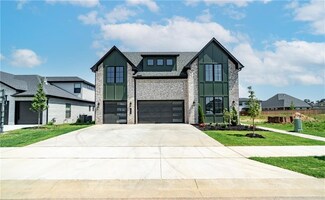 6800 SW Heartbeat St, Bentonville, AR 72712