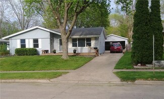 2919 E 40th St, Des Moines, IA 50317