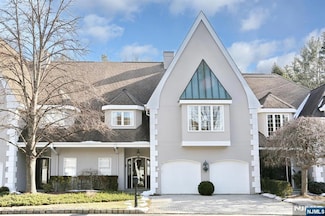 2 Normandy Ct, Ho Ho Kus, NJ 07423