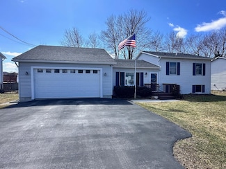 18 Guyette Cir, Saint Albans, VT 05478