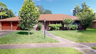 107 Hampton Ct, Victoria, TX 77904