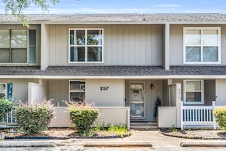 257 Highpoint Dr, Diamondhead, MS 39525