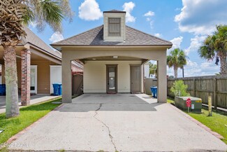 100 Coconut Grove Cir, Lafayette, LA 70508