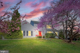 1008 Page Ct, Herndon, VA 20170