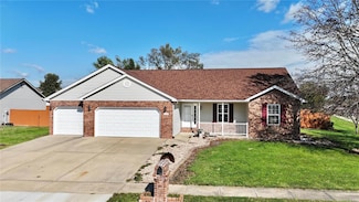 1348 Cody Dr, Waterloo, IL 62298