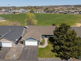623 SE Conifer Ct, Madras, OR 97741