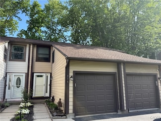 114 Softwind Cir, Baldwinsville, NY 13027