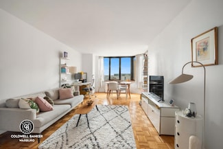 500 W 43rd St Unit 17J, New York, NY 10036