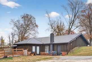 507 Barber Rd, Chadwick, MO 65629