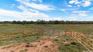 7676 Schultz Rd, Elmendorf, TX 78112
