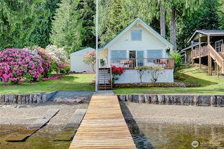 33681 S Shore Dr, Mount Vernon, WA 98274