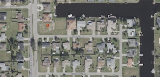 1429 Country Club Blvd, Cape Coral, FL 33990