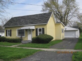 636 W 1st St, Albany, IN 47320